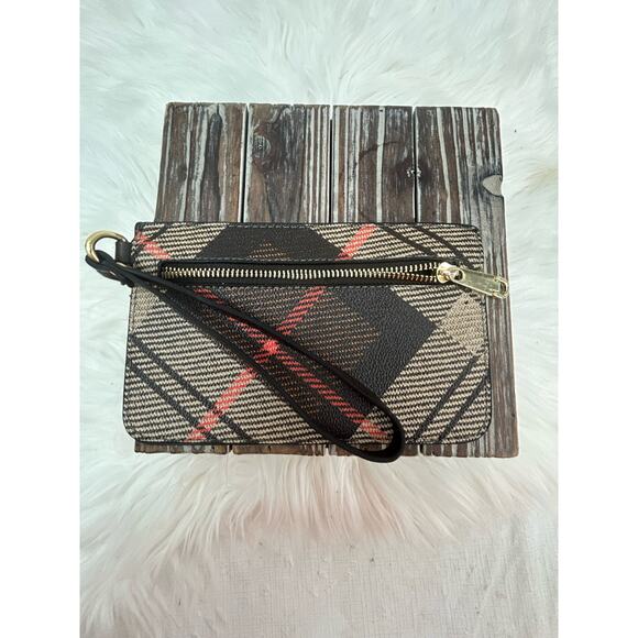 NWOT Wristlet Wallet Plaid - Picture 1 of 3